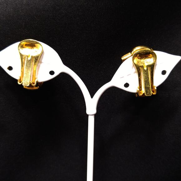 Kenneth Jay Lane Gold Plated Shell Clip On Earrings 1990s Vintage Jewelry KJL - Picture 10 of 10